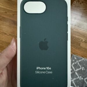 Apple16E case lake green brand new